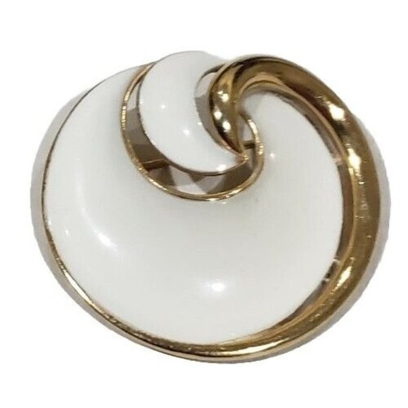 Vintage CROWN TRIFARI White Enamel Gold Tone Pin - Picture 8 of 8